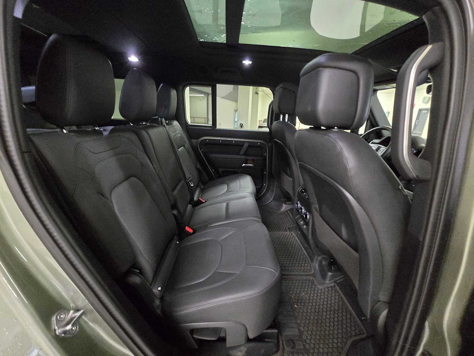 2025 Land Rover Defender X-Dynamic SE 130 P400