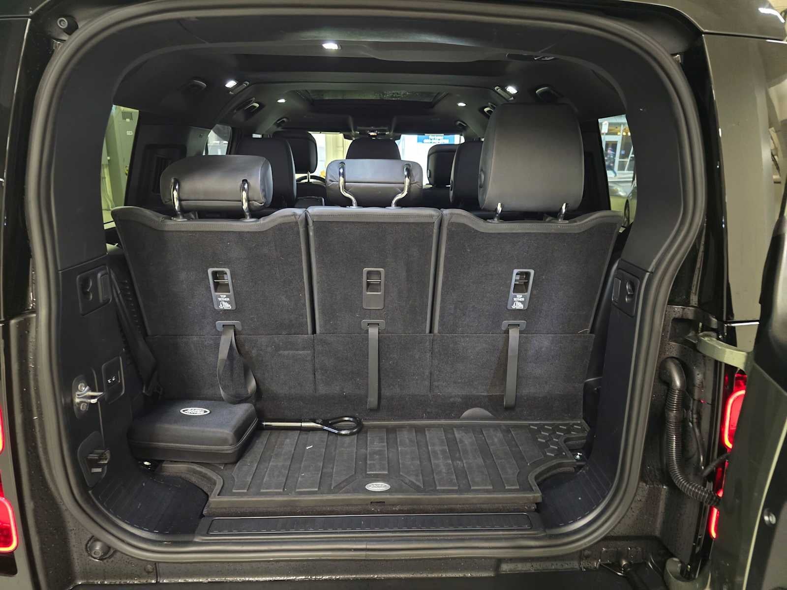 2025 Land Rover Defender X-Dynamic SE 130 P400
