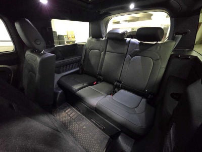 2025 Land Rover Defender X-Dynamic SE 130 P400
