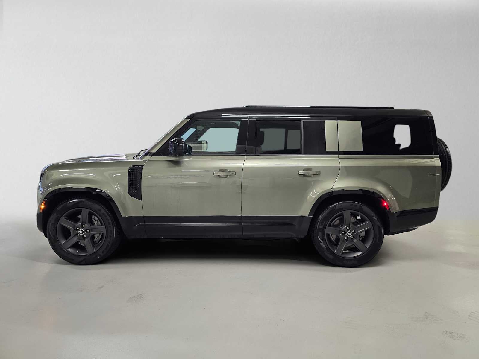 2025 Land Rover Defender X-Dynamic SE 130 P400