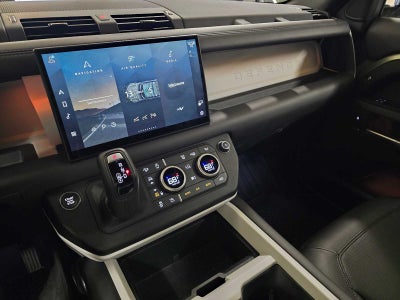 2025 Land Rover Defender X-Dynamic SE 130 P400