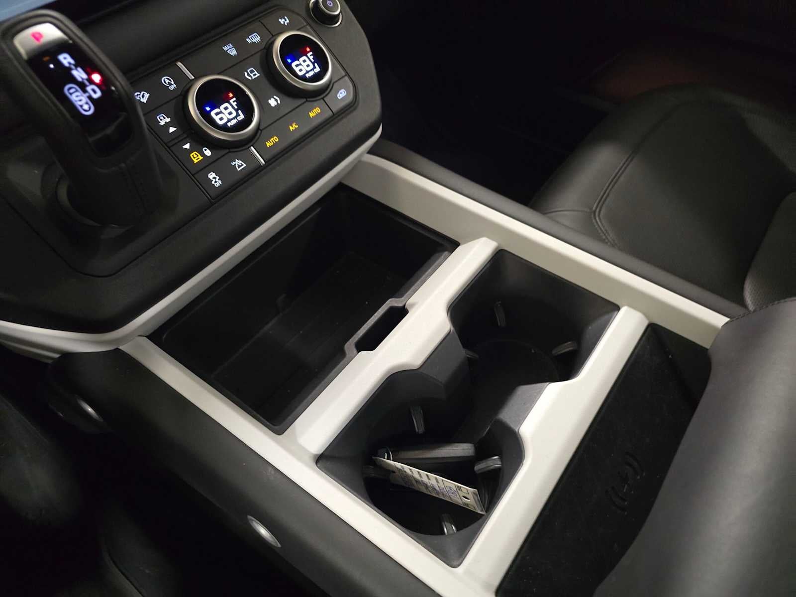 2025 Land Rover Defender X-Dynamic SE 130 P400