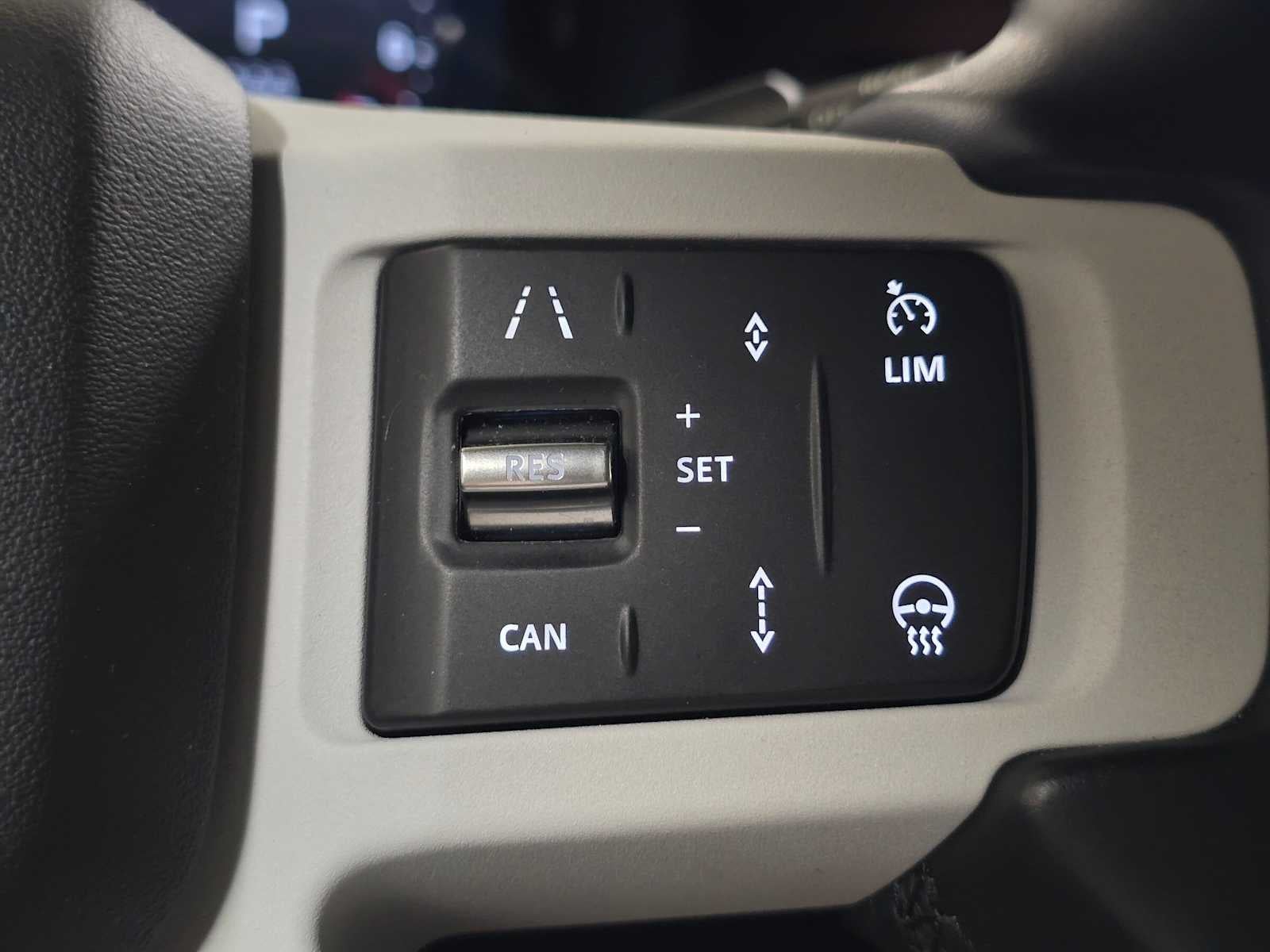 2025 Land Rover Defender X-Dynamic SE 130 P400