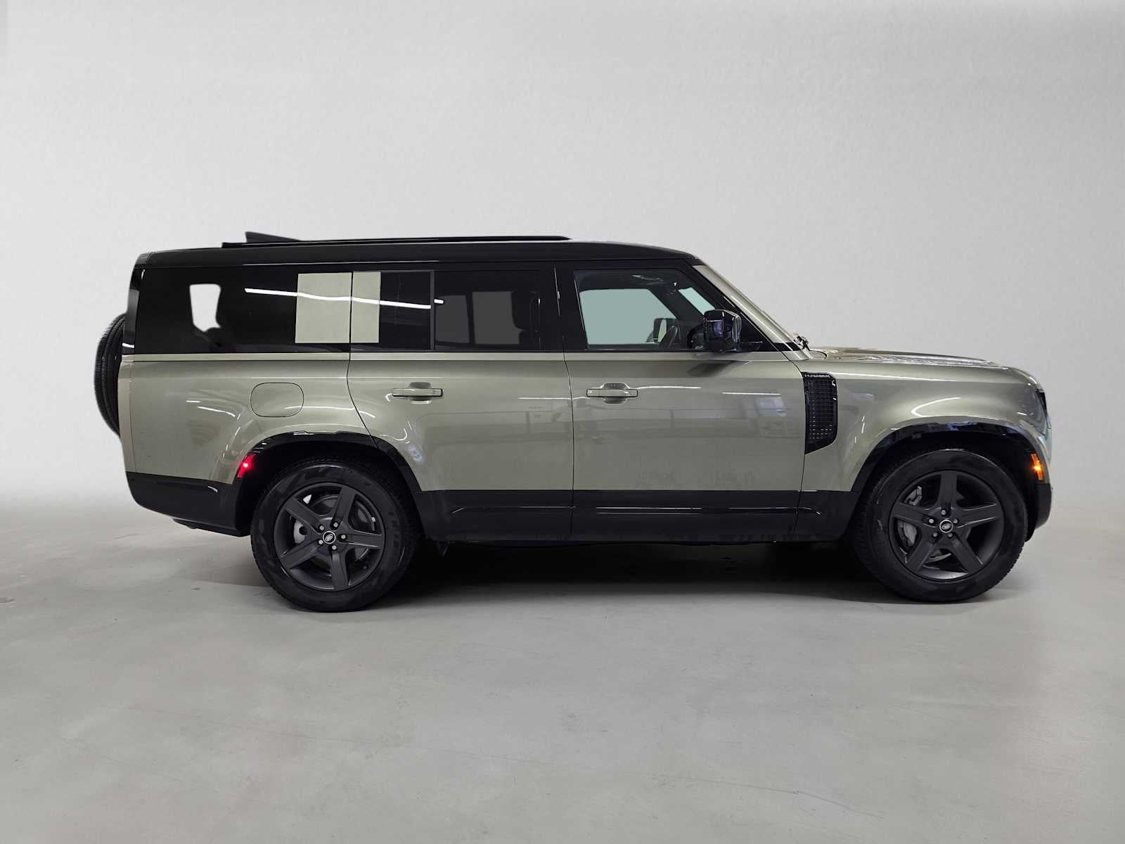 2025 Land Rover Defender X-Dynamic SE 130 P400