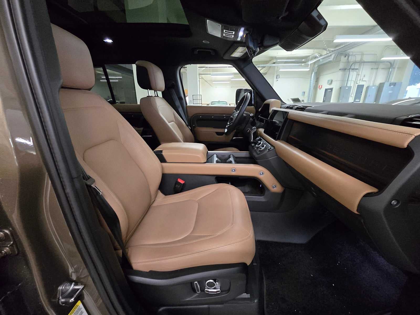 2025 Land Rover Defender X-Dynamic SE 130 P400
