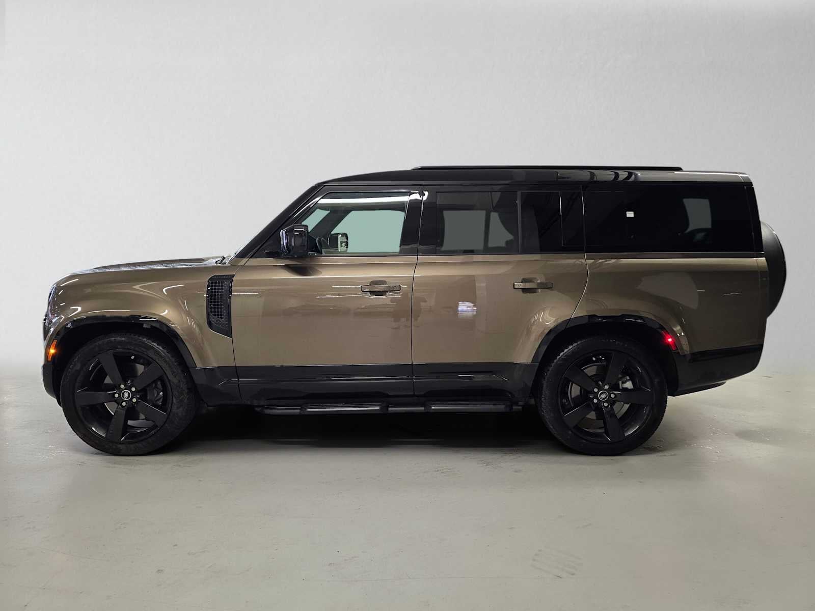 2025 Land Rover Defender X-Dynamic SE 130 P400