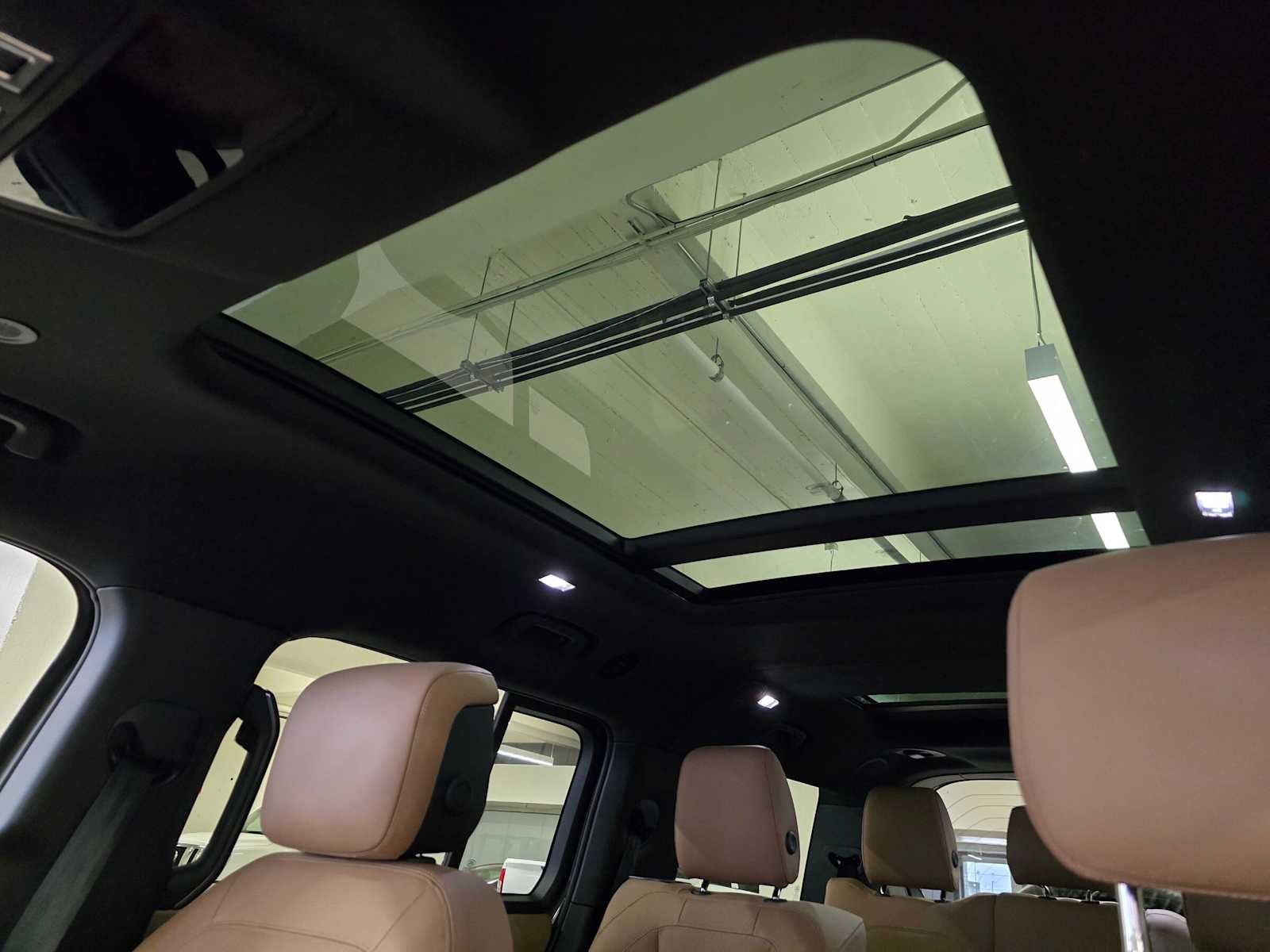 2025 Land Rover Defender X-Dynamic SE 130 P400
