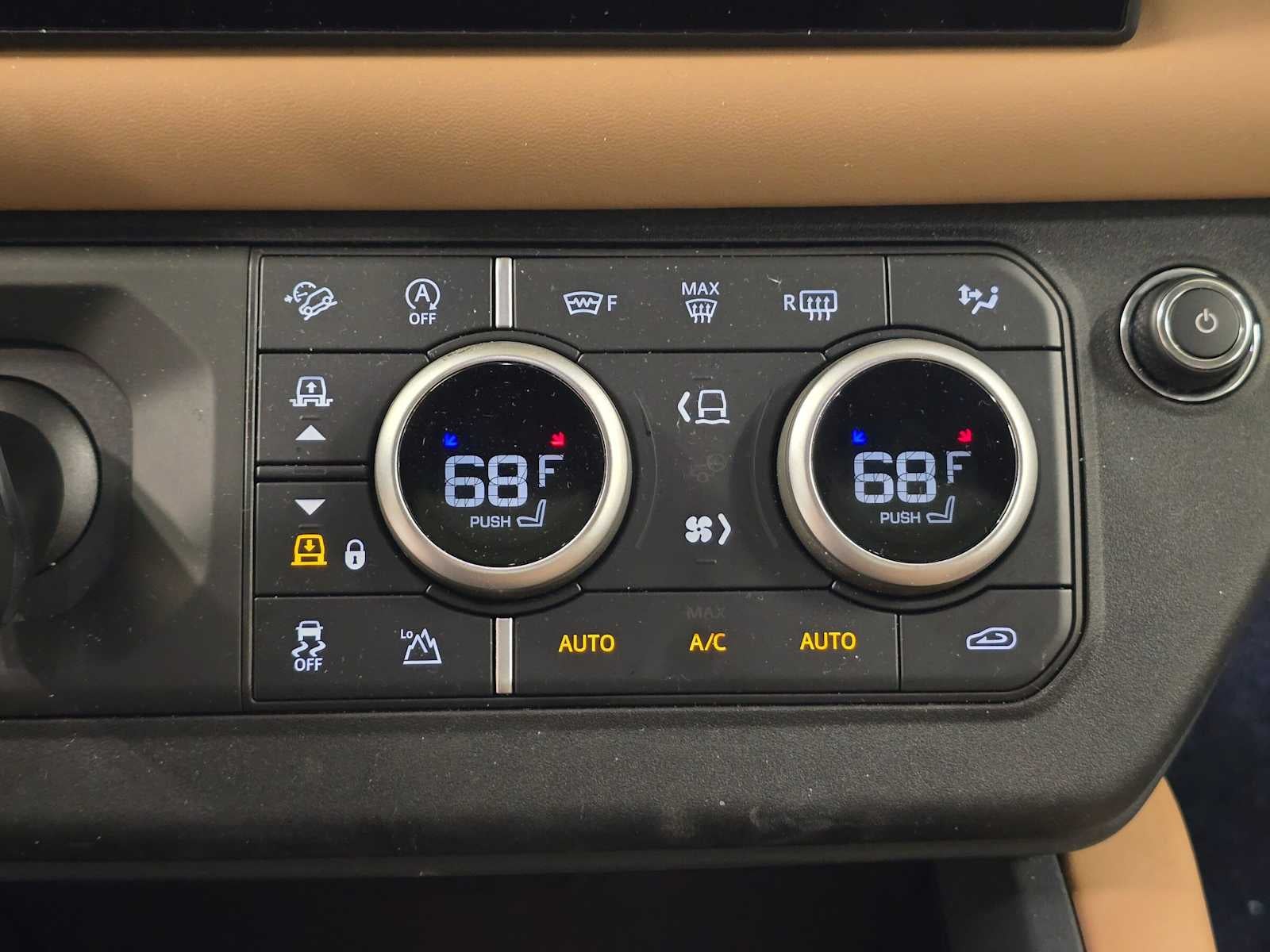 2025 Land Rover Defender X-Dynamic SE 130 P400