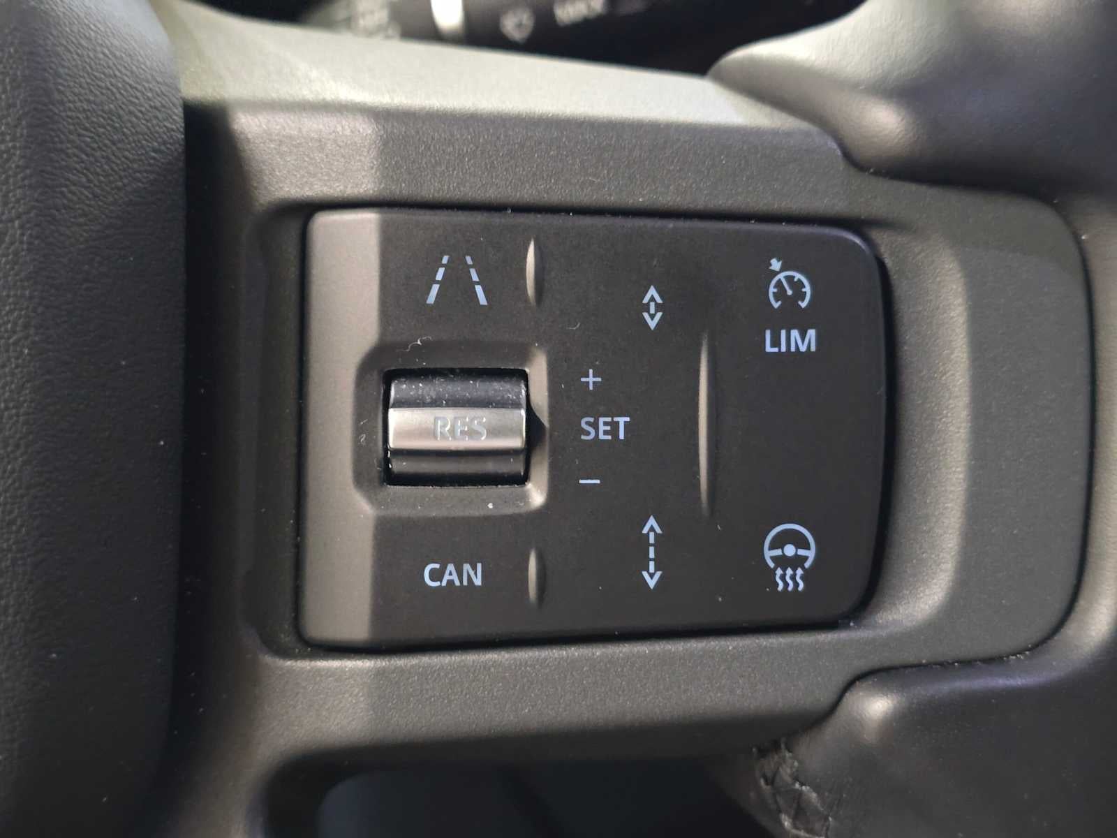 2025 Land Rover Defender X-Dynamic SE 130 P400