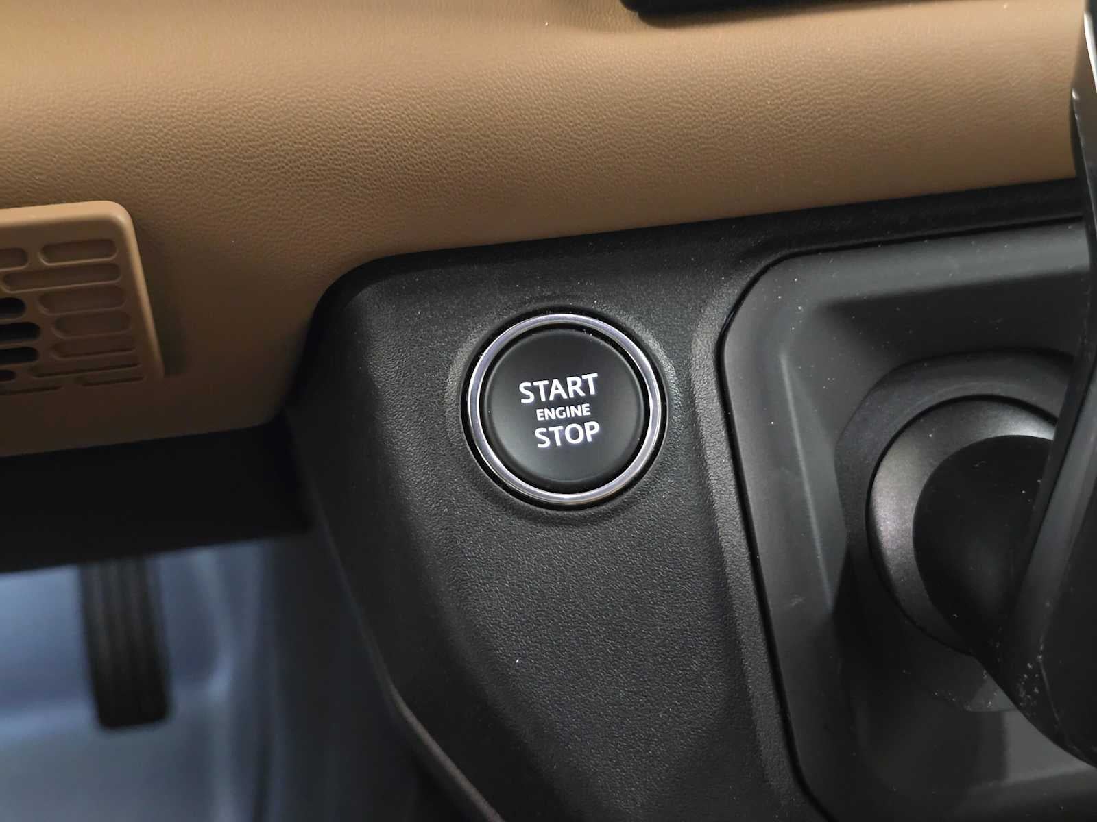 2025 Land Rover Defender X-Dynamic SE 130 P400
