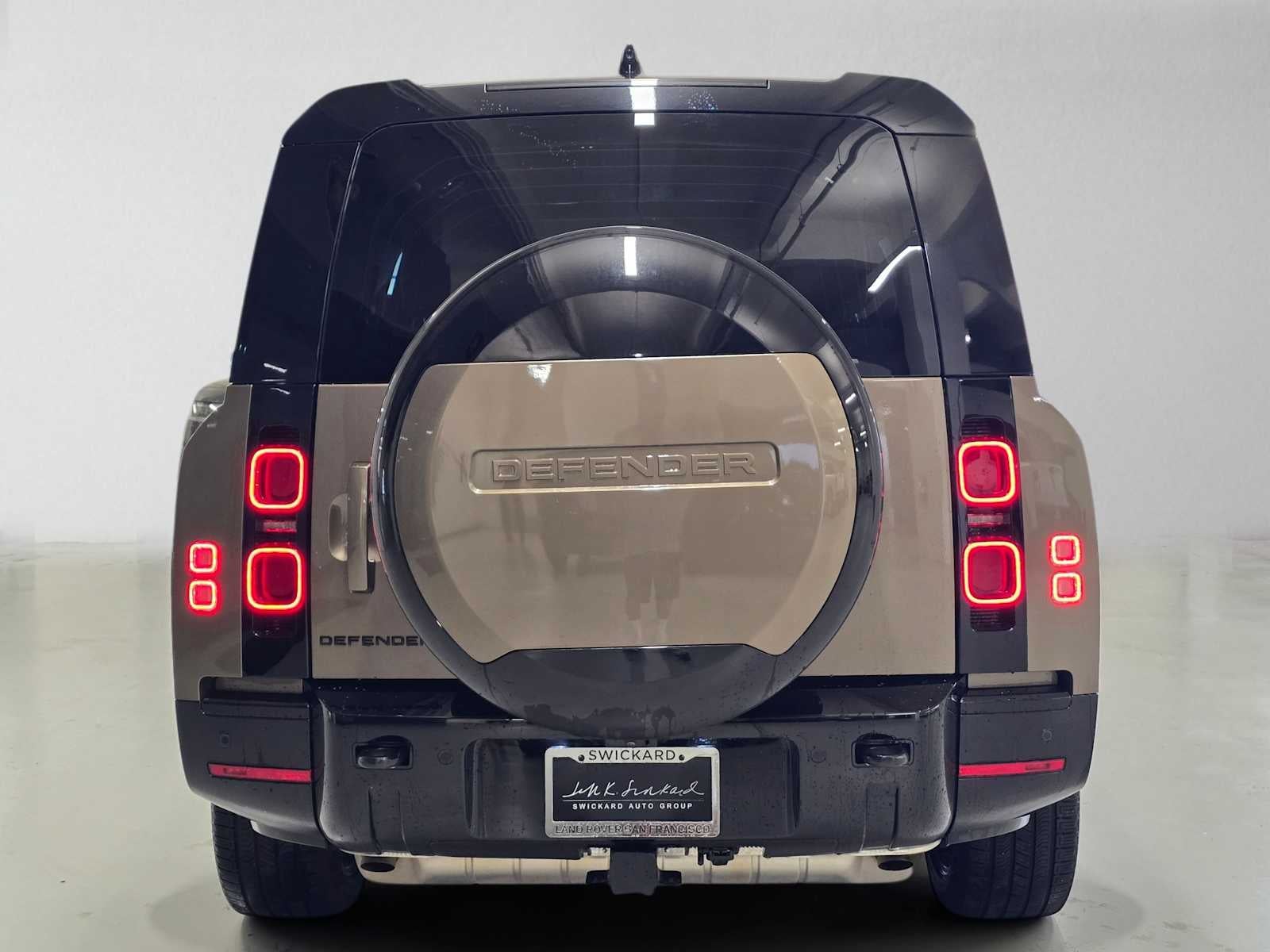 2025 Land Rover Defender X-Dynamic SE 130 P400
