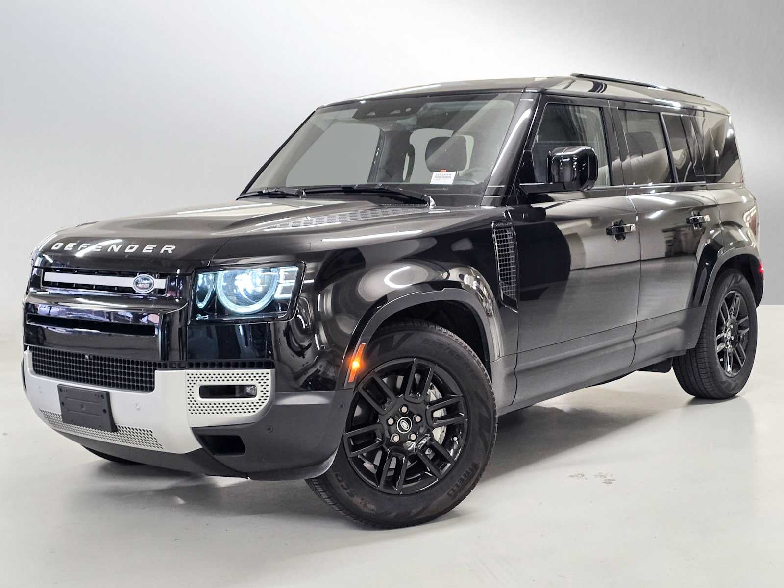 2025 Land Rover Defender S 110 P400