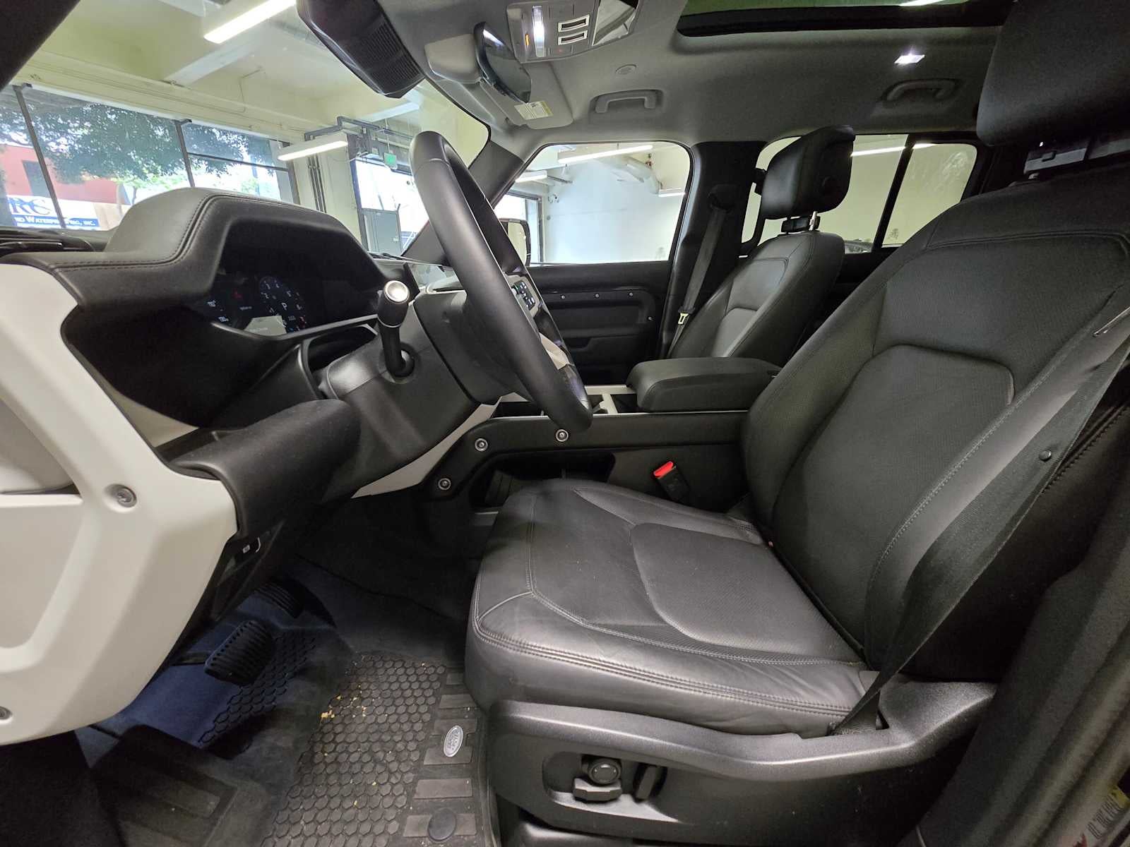2025 Land Rover Defender S 110 P400