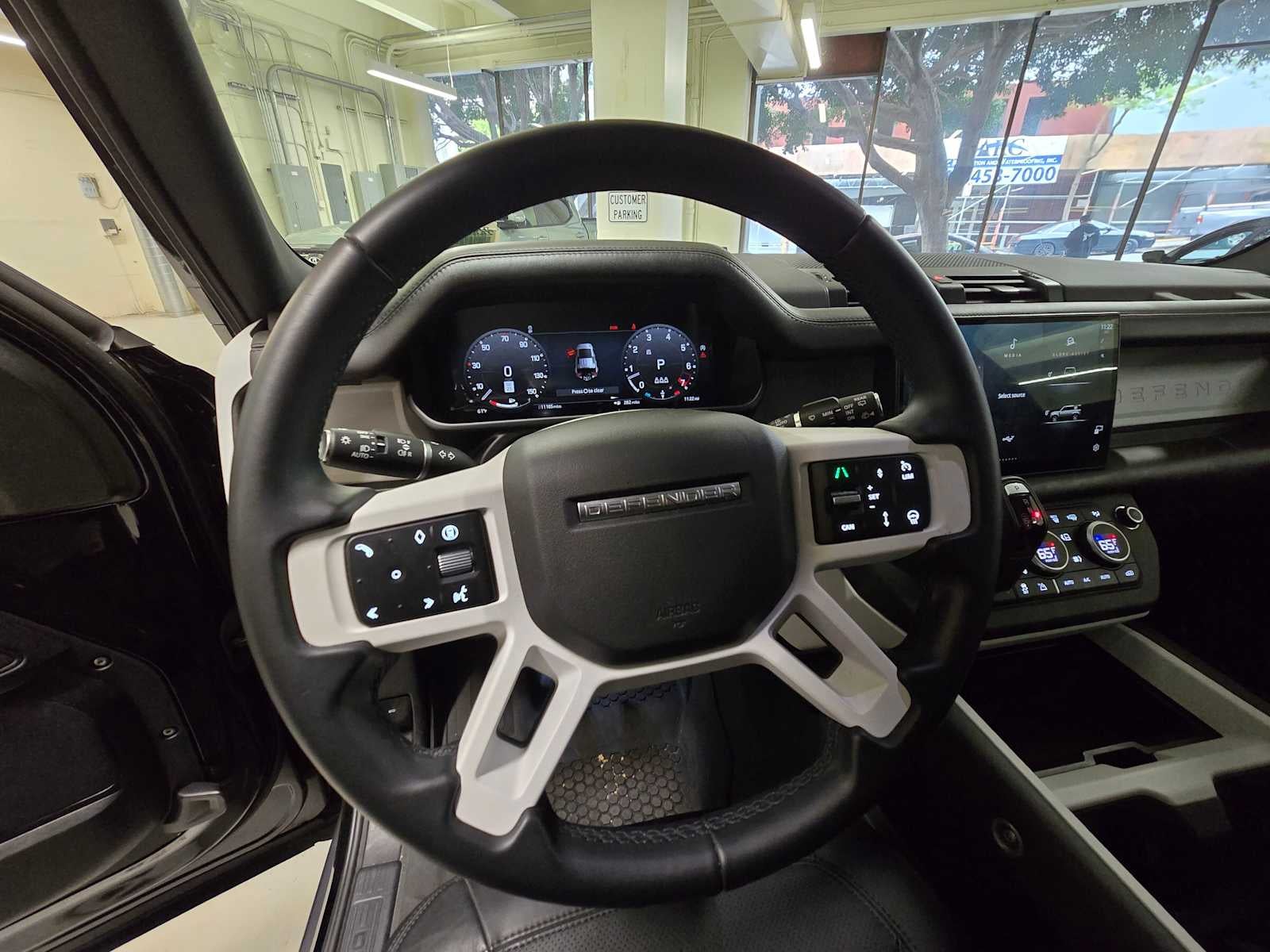 2025 Land Rover Defender S 110 P400