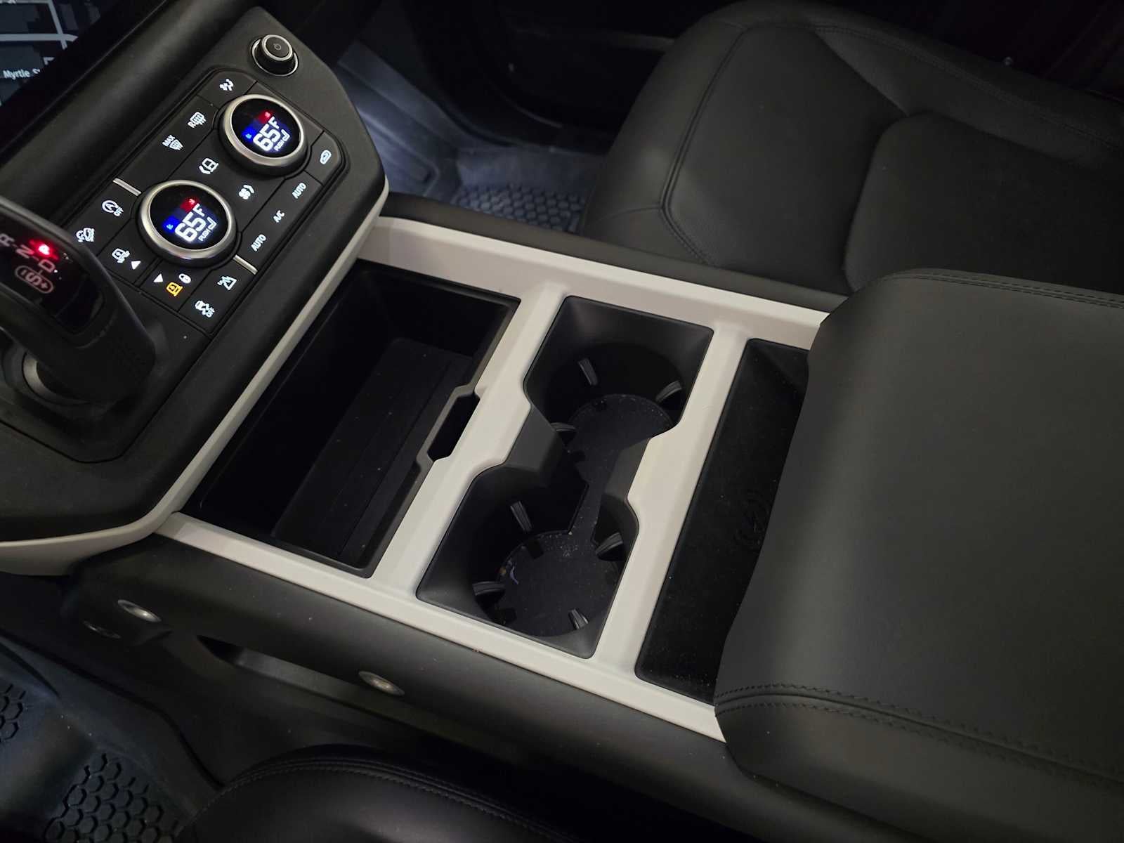 2025 Land Rover Defender S 110 P400