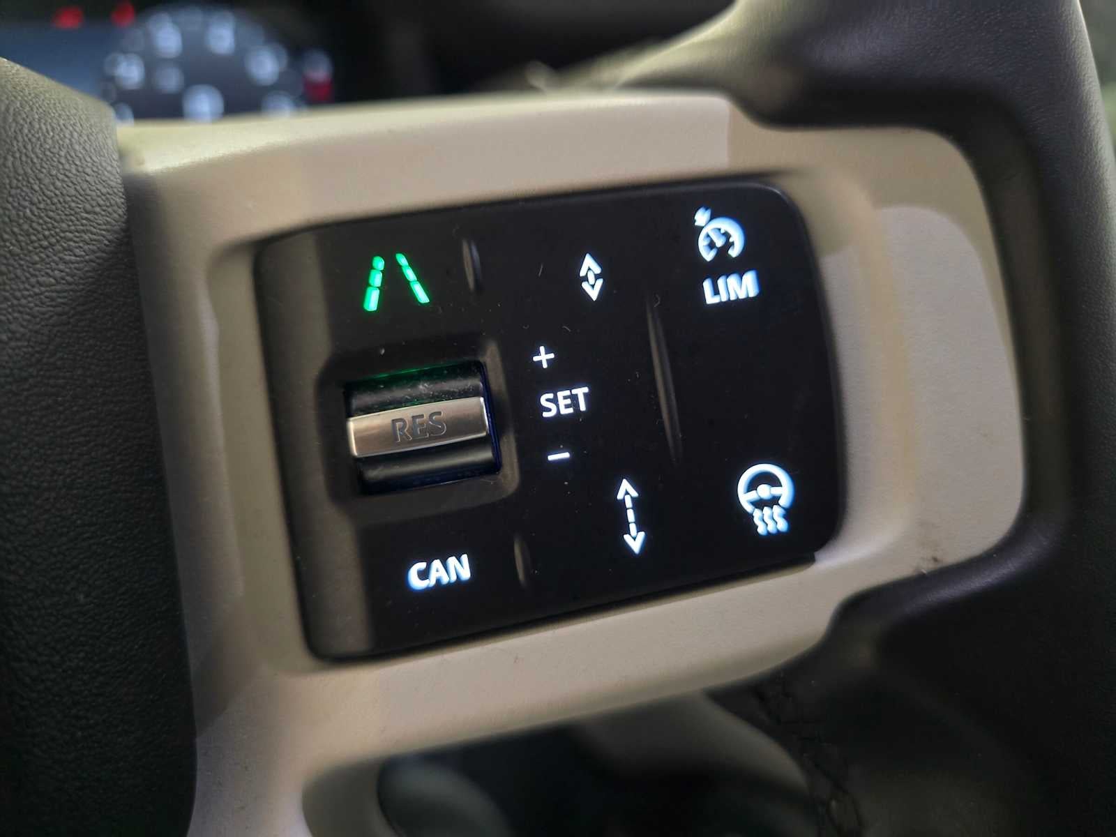 2025 Land Rover Defender S 110 P400