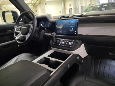 2025 Land Rover Defender S 110 P400