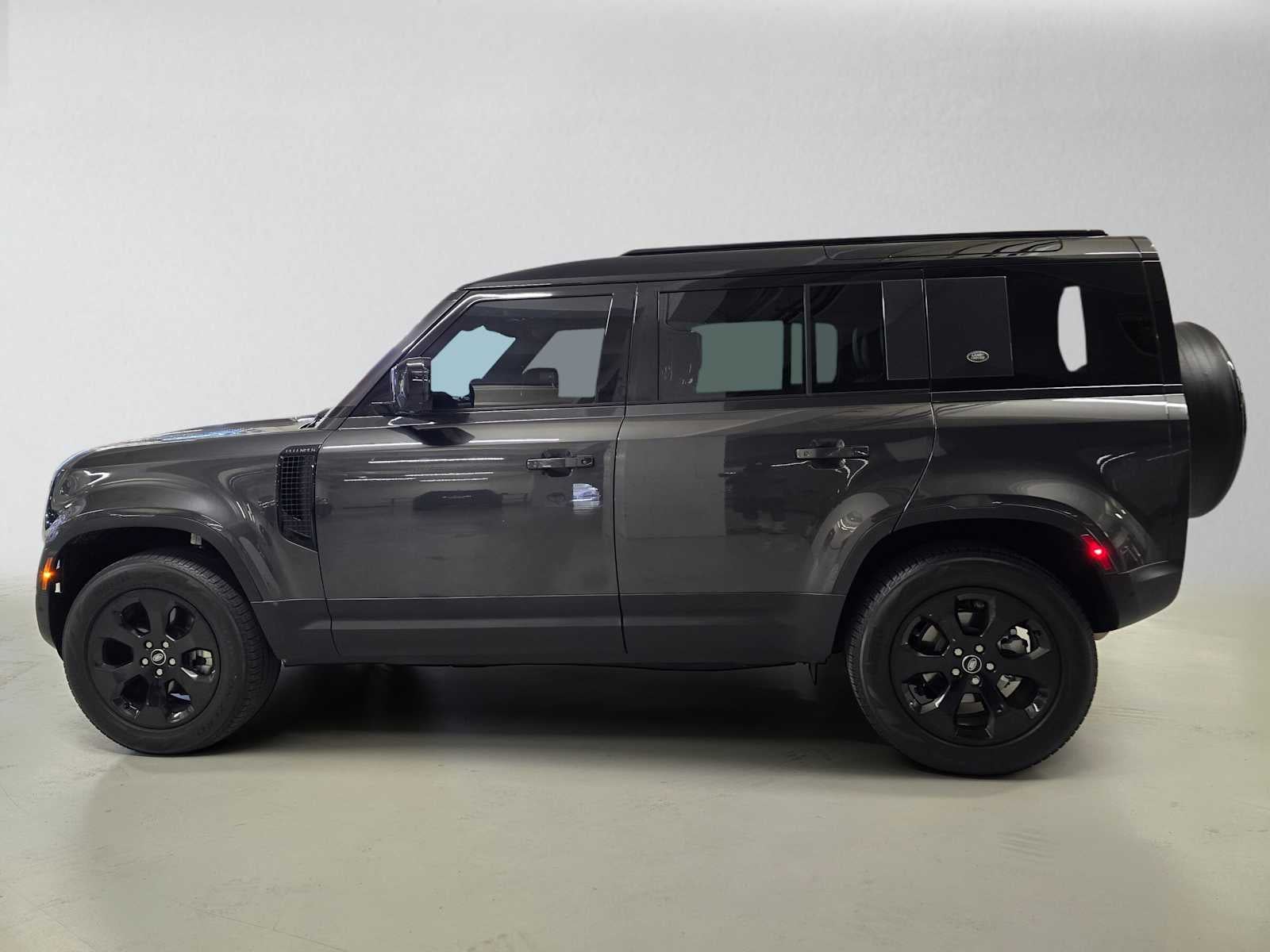 2024 Land Rover Defender S 110 P300