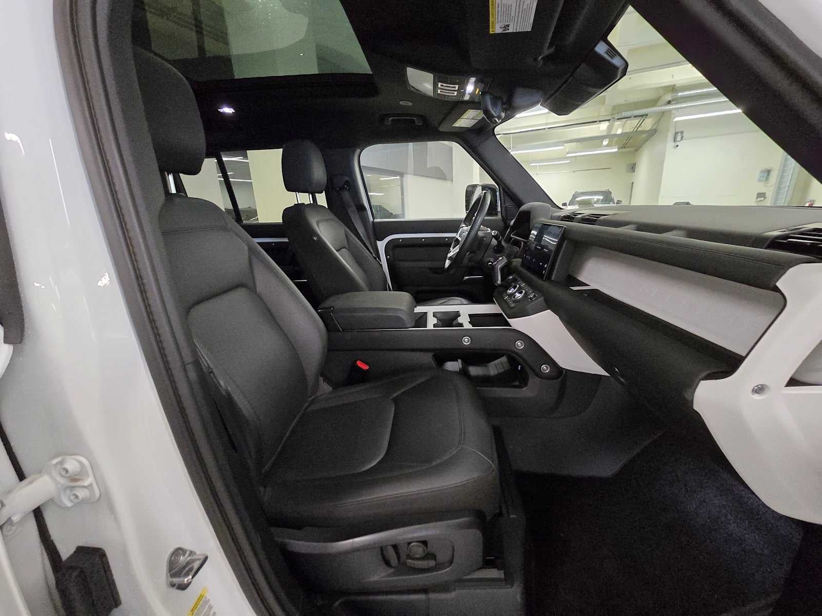 2025 Land Rover Defender S 110 P300