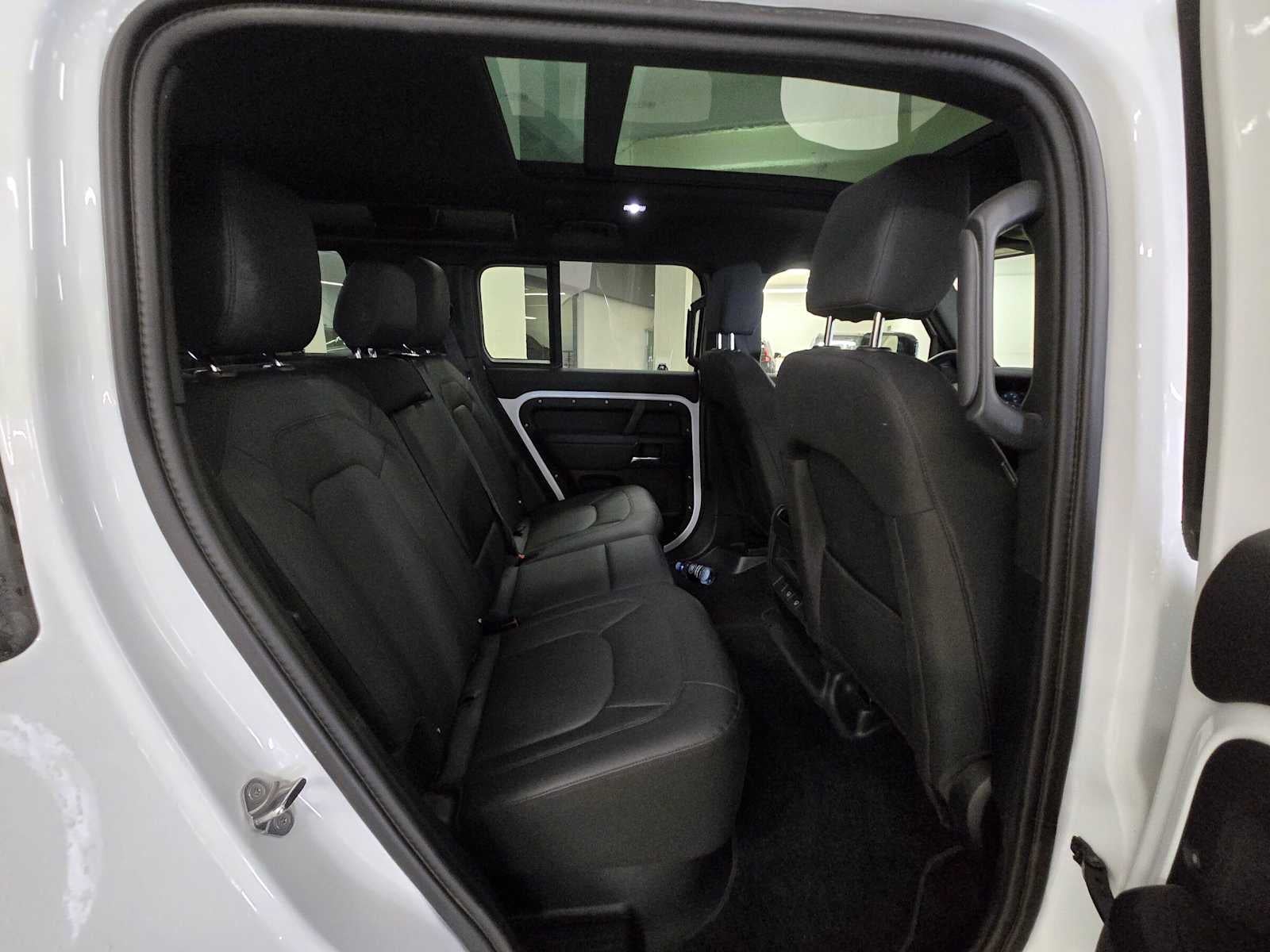2025 Land Rover Defender S 110 P300