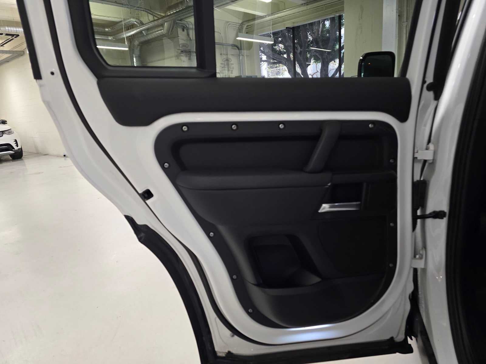 2025 Land Rover Defender S 110 P300