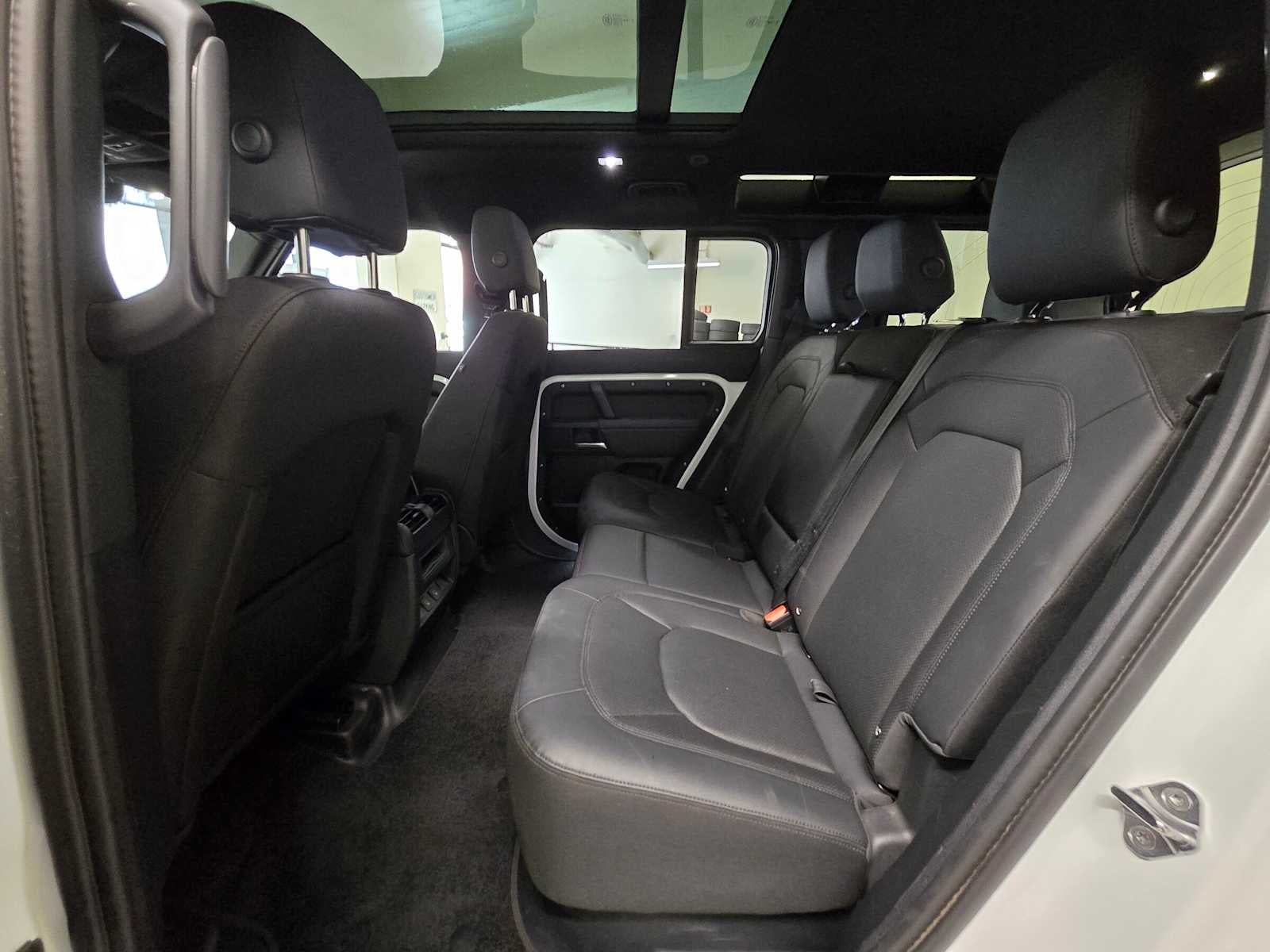 2025 Land Rover Defender S 110 P300