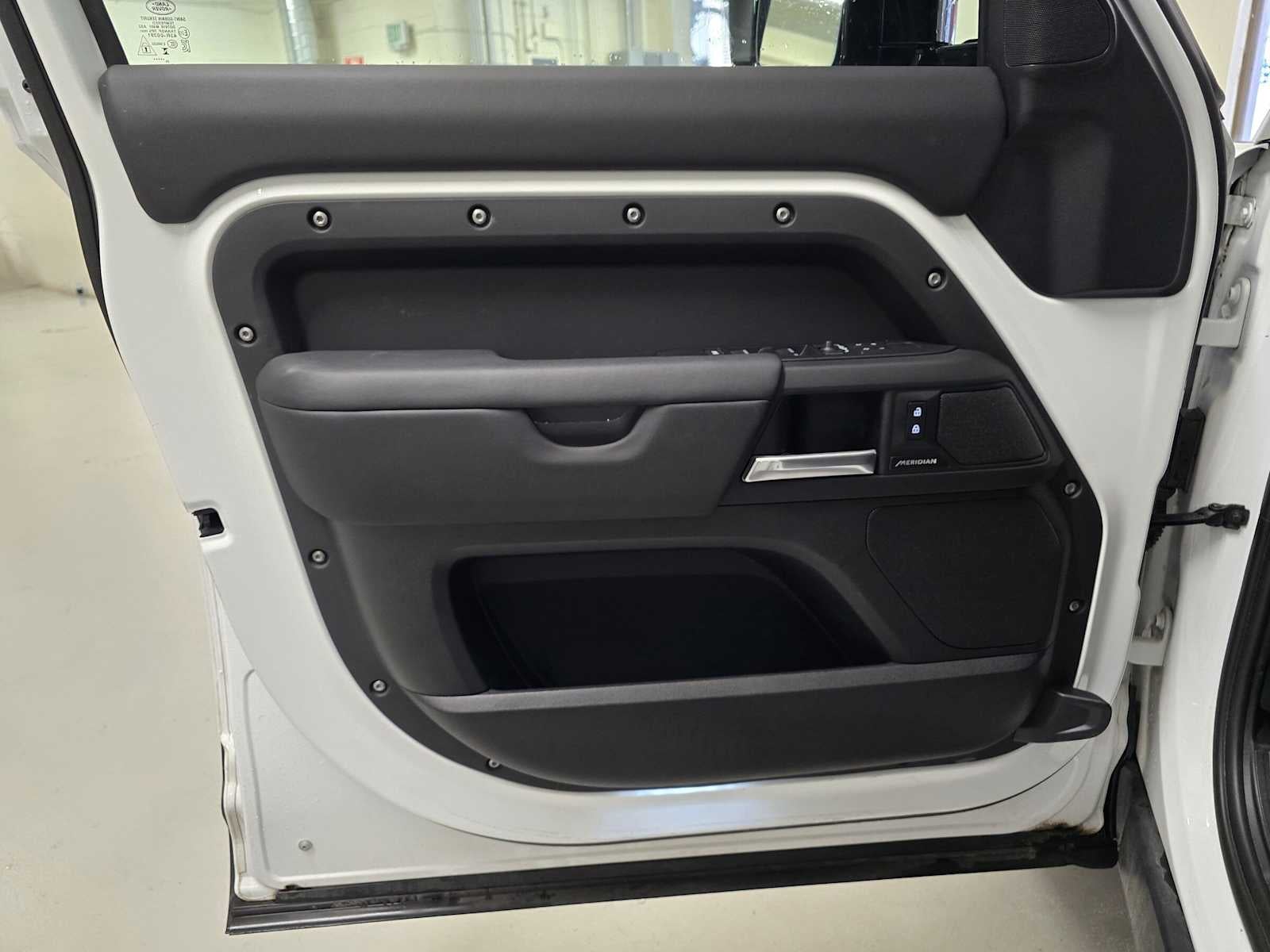 2025 Land Rover Defender S 110 P300
