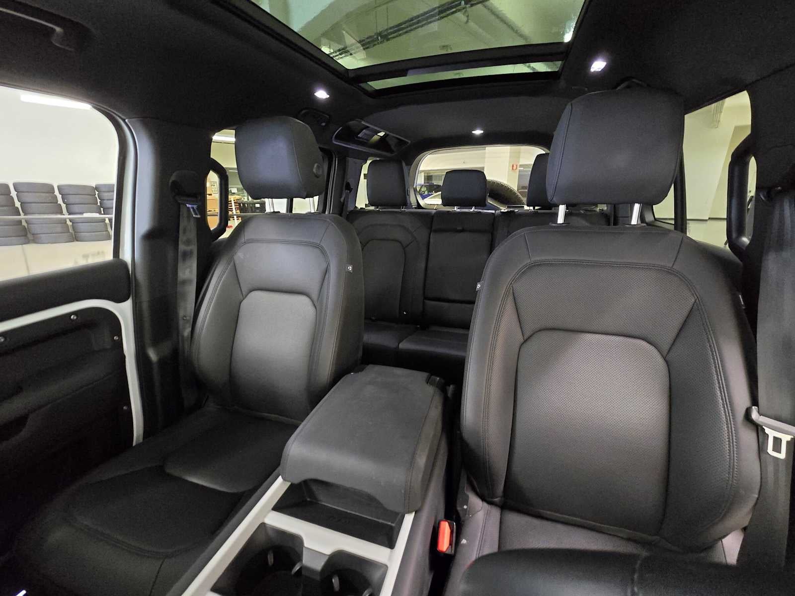 2025 Land Rover Defender S 110 P300