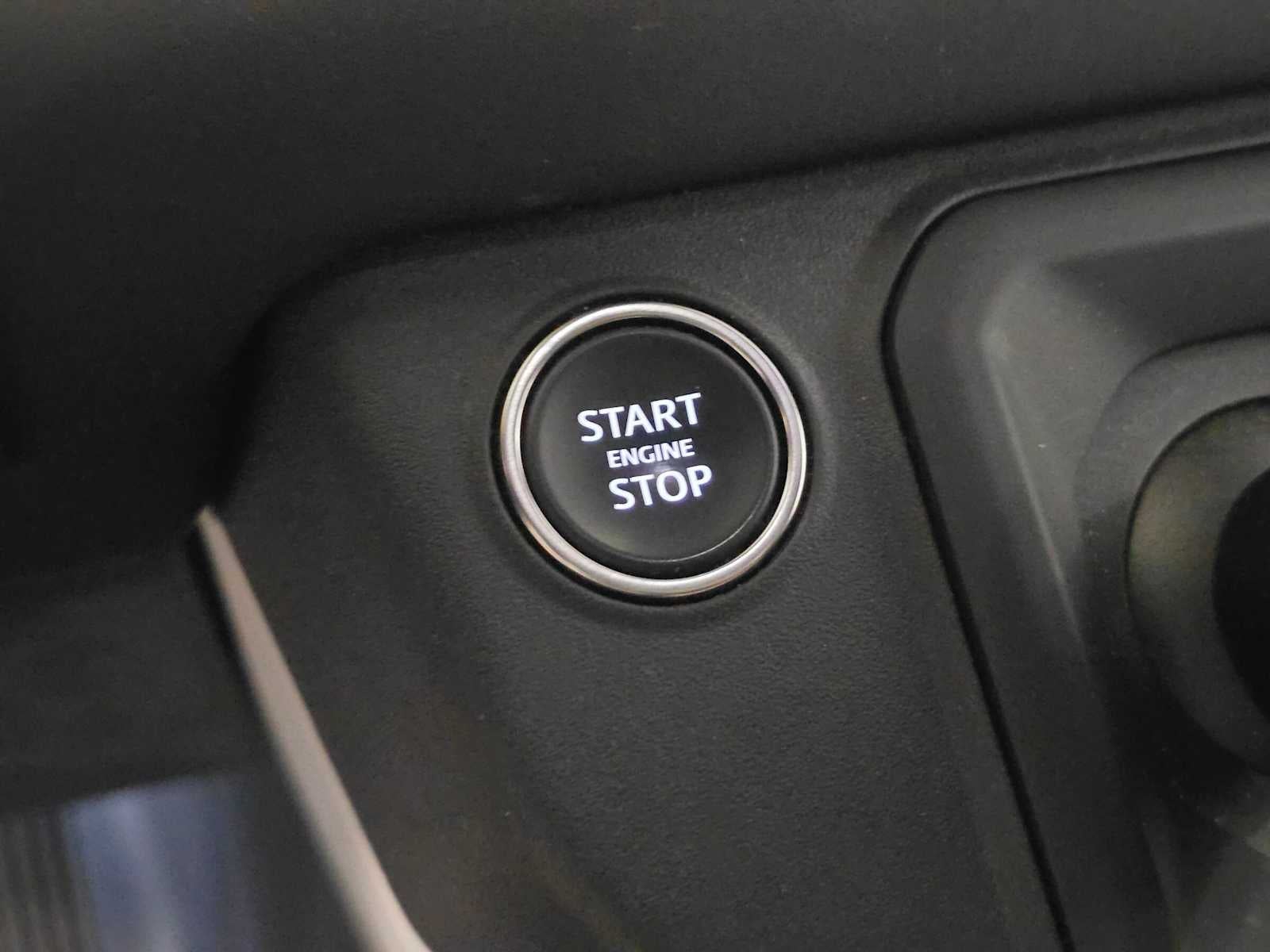 2025 Land Rover Defender S 110 P300