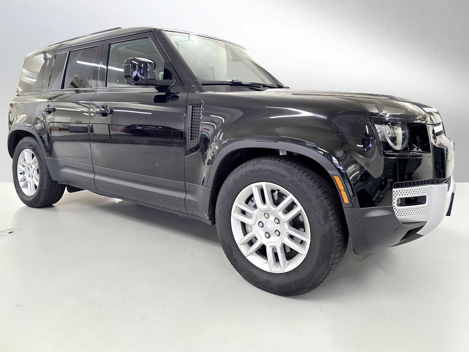 2025 Land Rover Defender S 110 P300