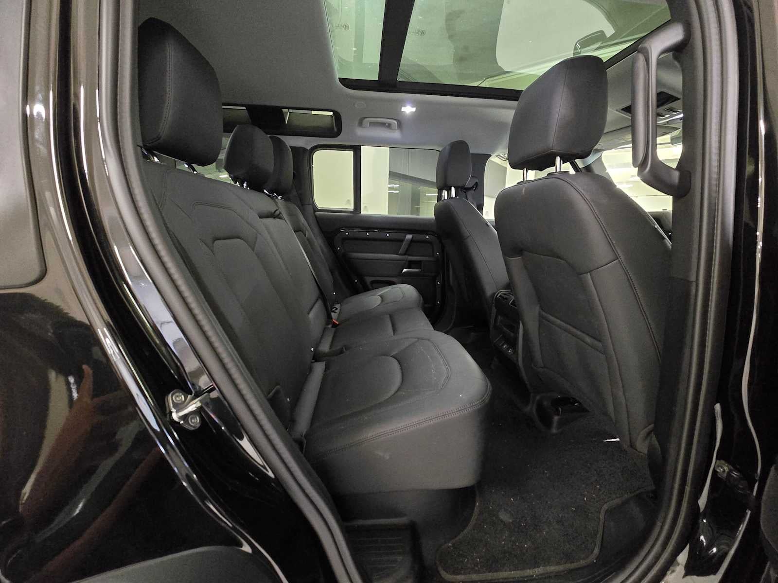 2025 Land Rover Defender S 110 P300