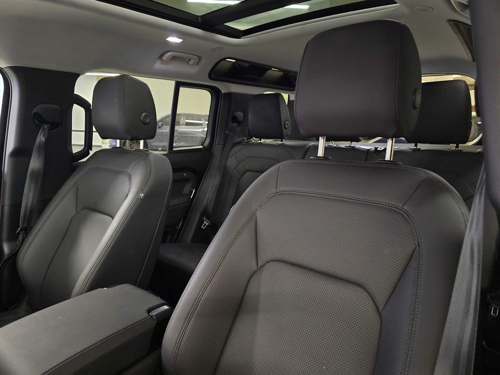 2025 Land Rover Defender S 110 P300
