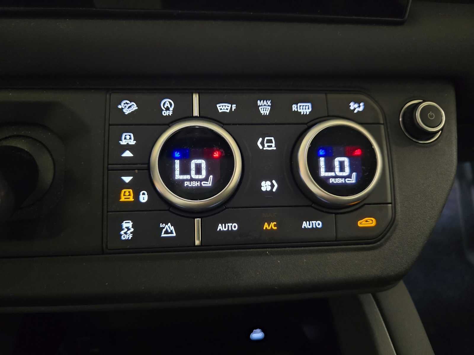 2025 Land Rover Defender S 110 P300