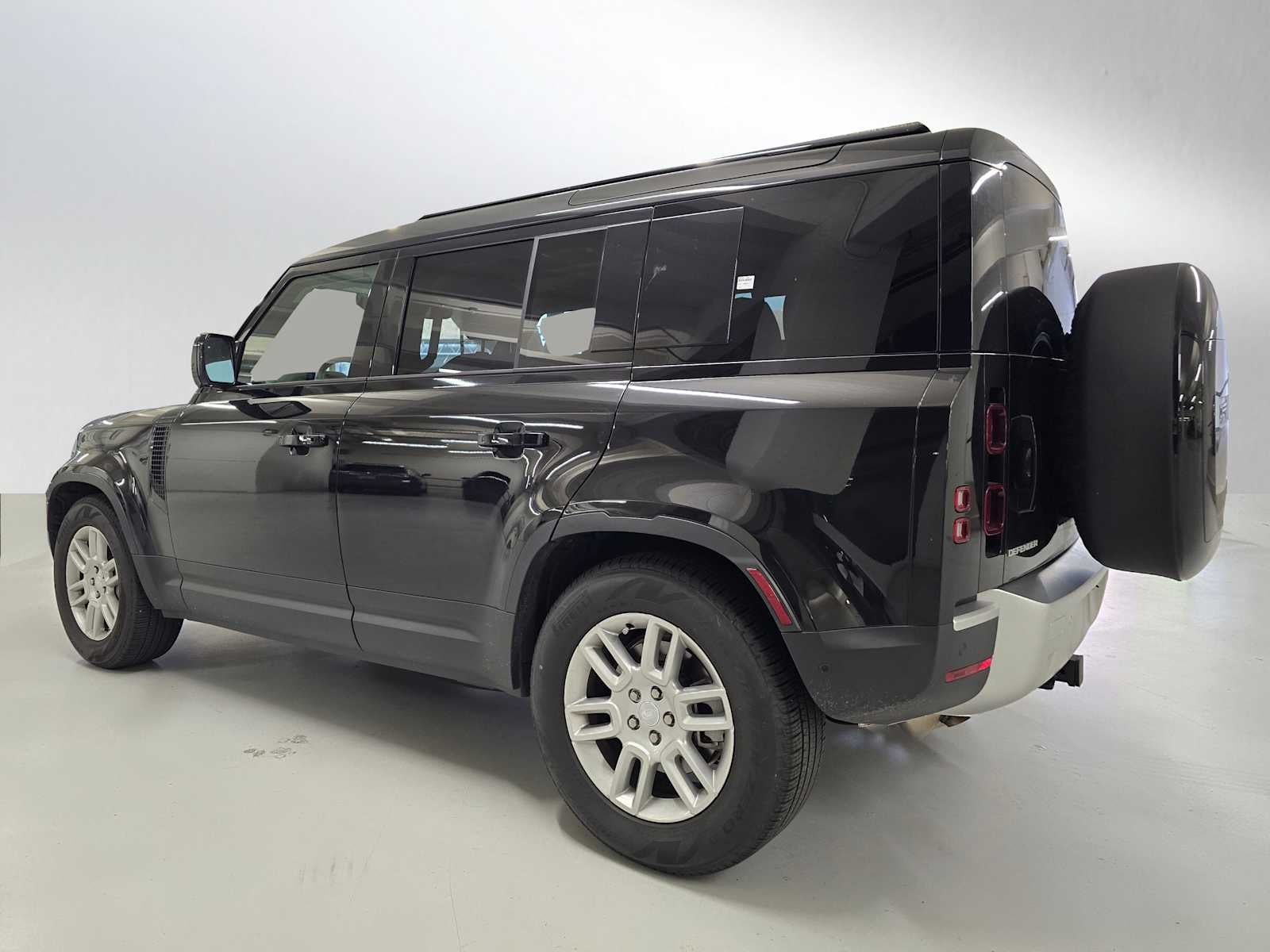 2025 Land Rover Defender S 110 P300