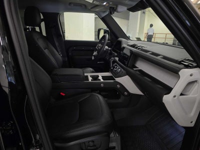 2025 Land Rover Defender S 110 P300