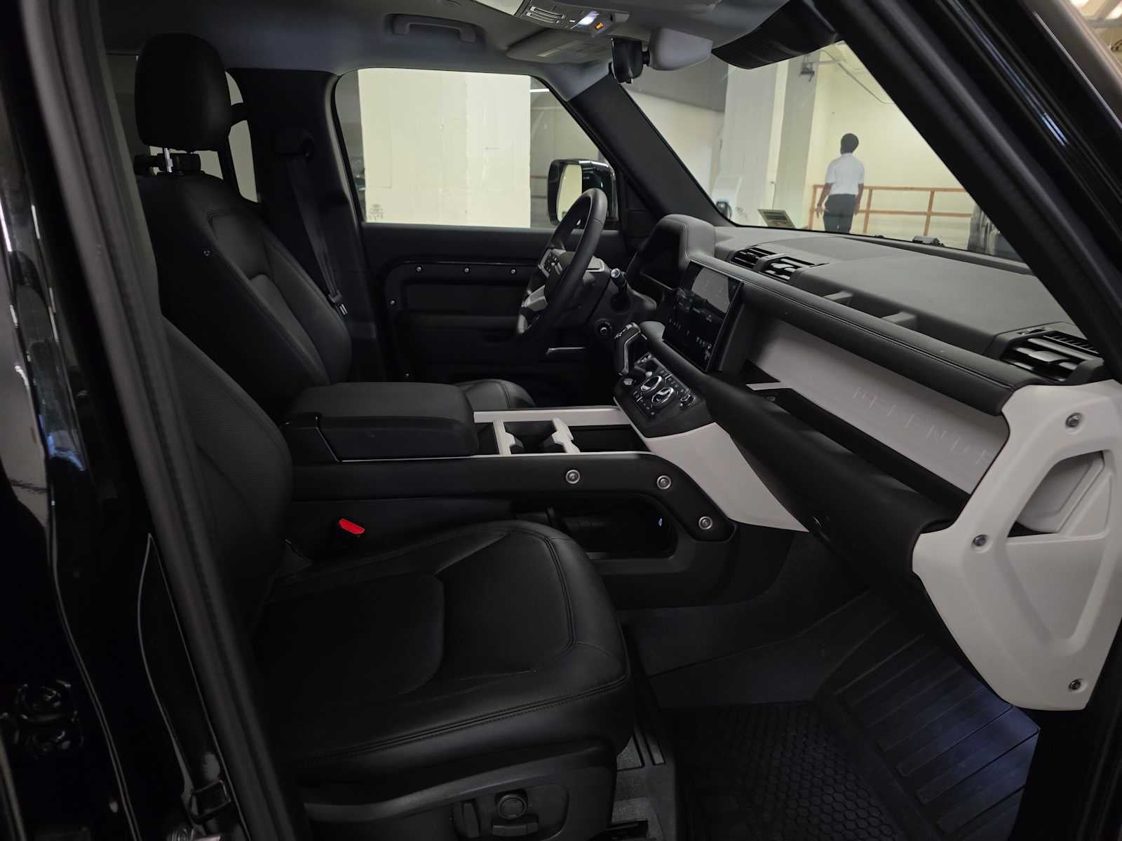 2025 Land Rover Defender S 110 P300