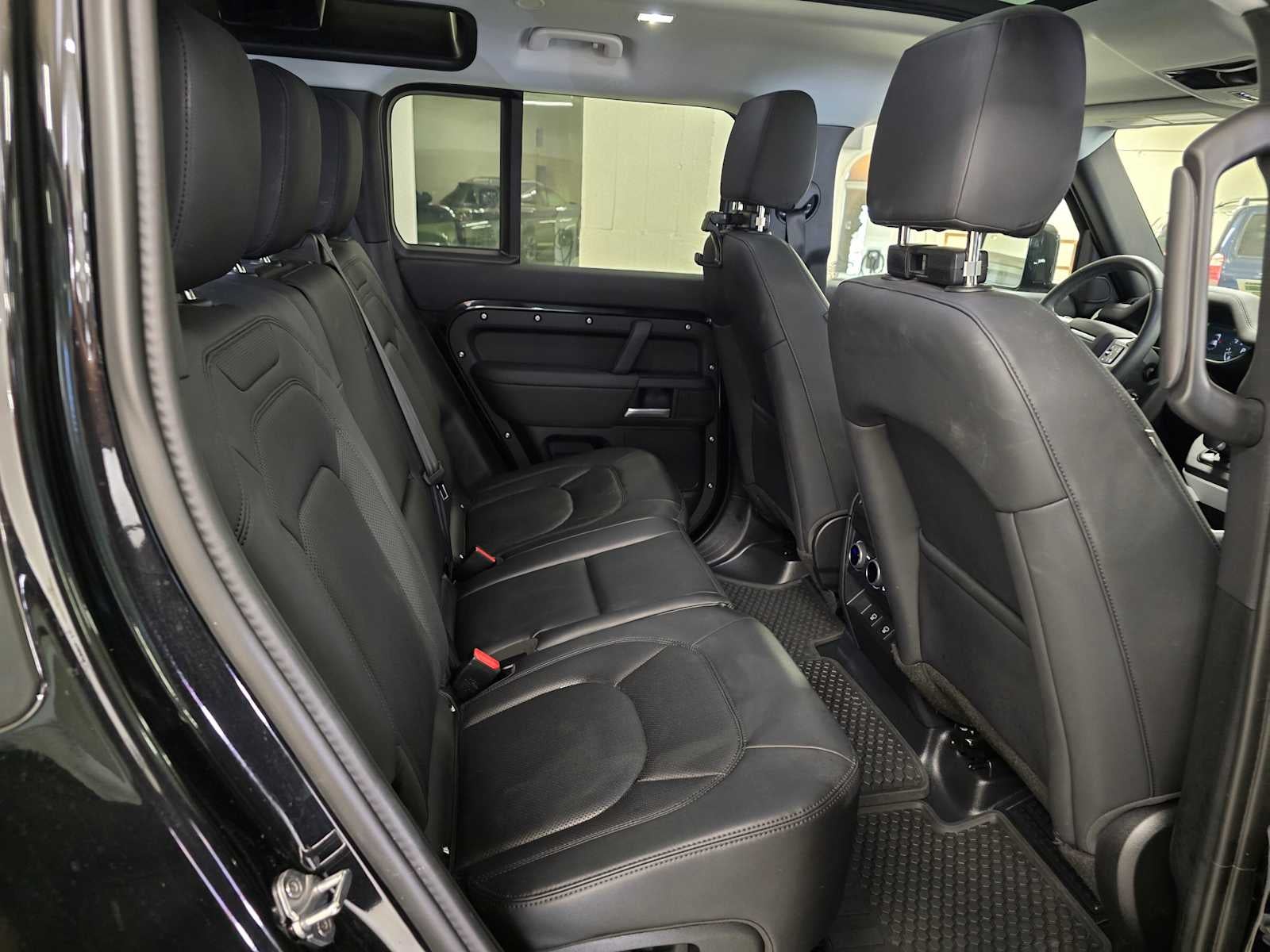 2025 Land Rover Defender S 110 P300