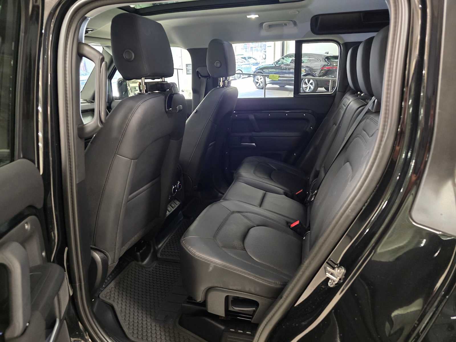 2025 Land Rover Defender S 110 P300