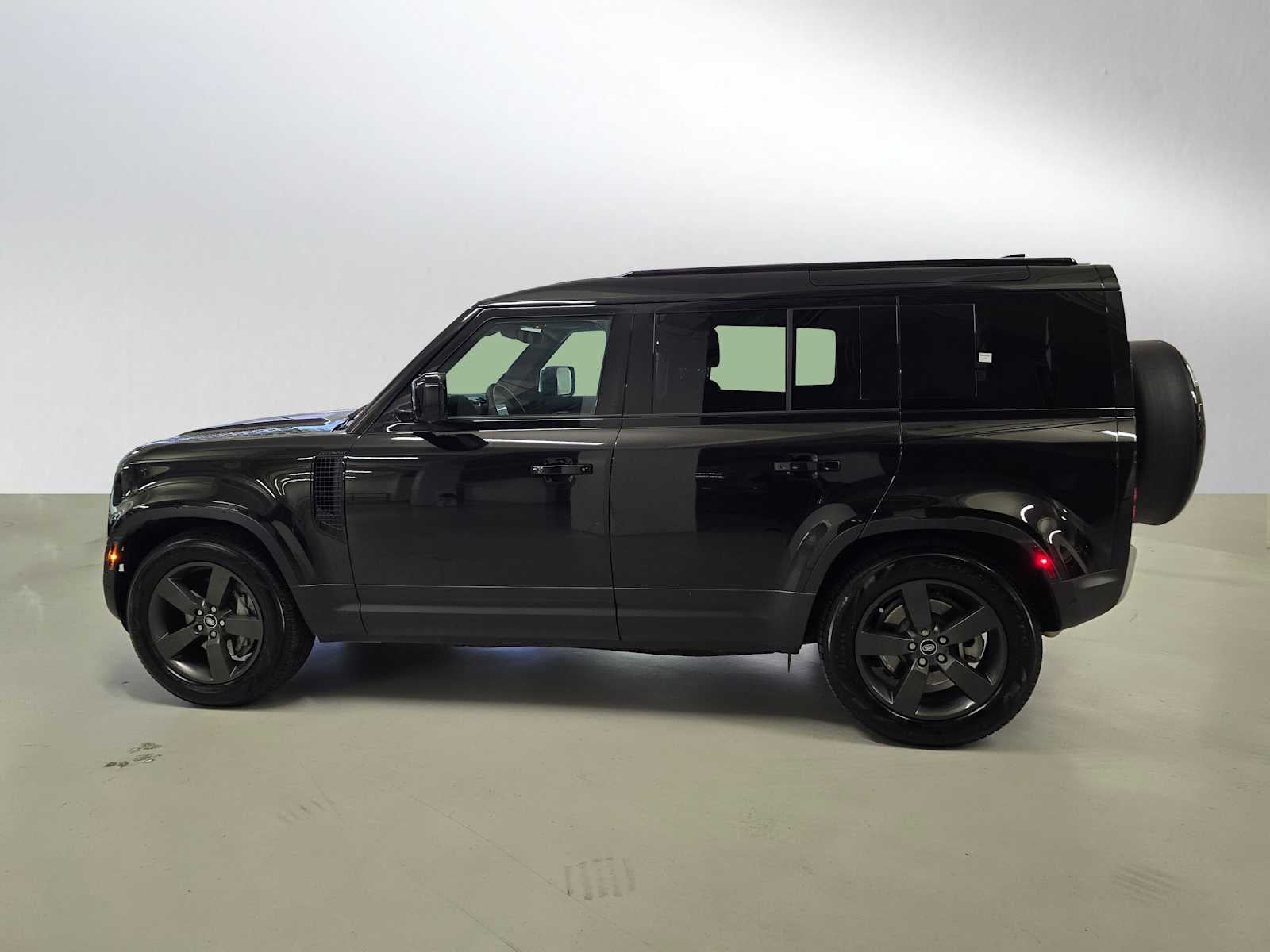 2025 Land Rover Defender S 110 P300