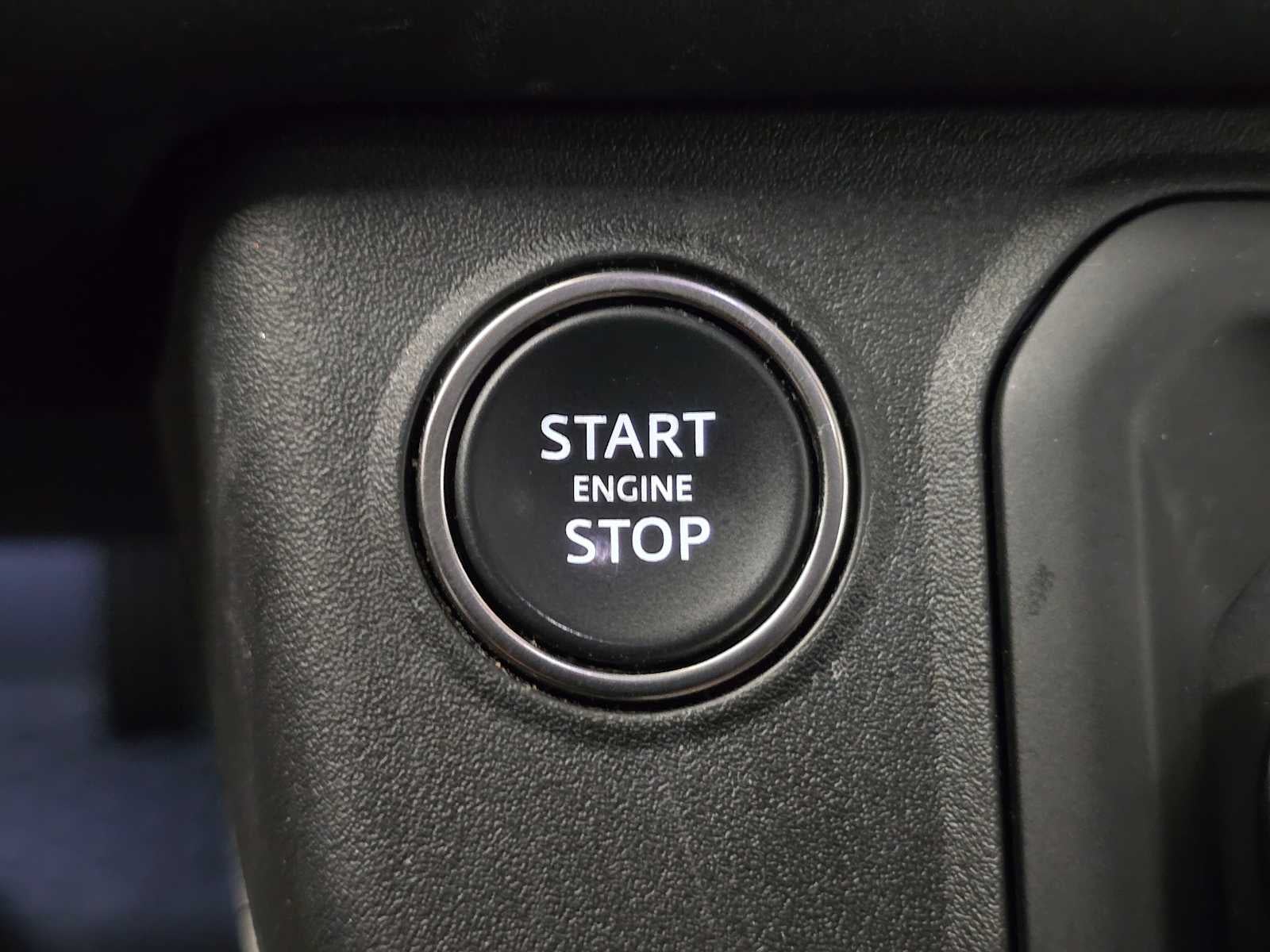 2025 Land Rover Defender S 110 P300
