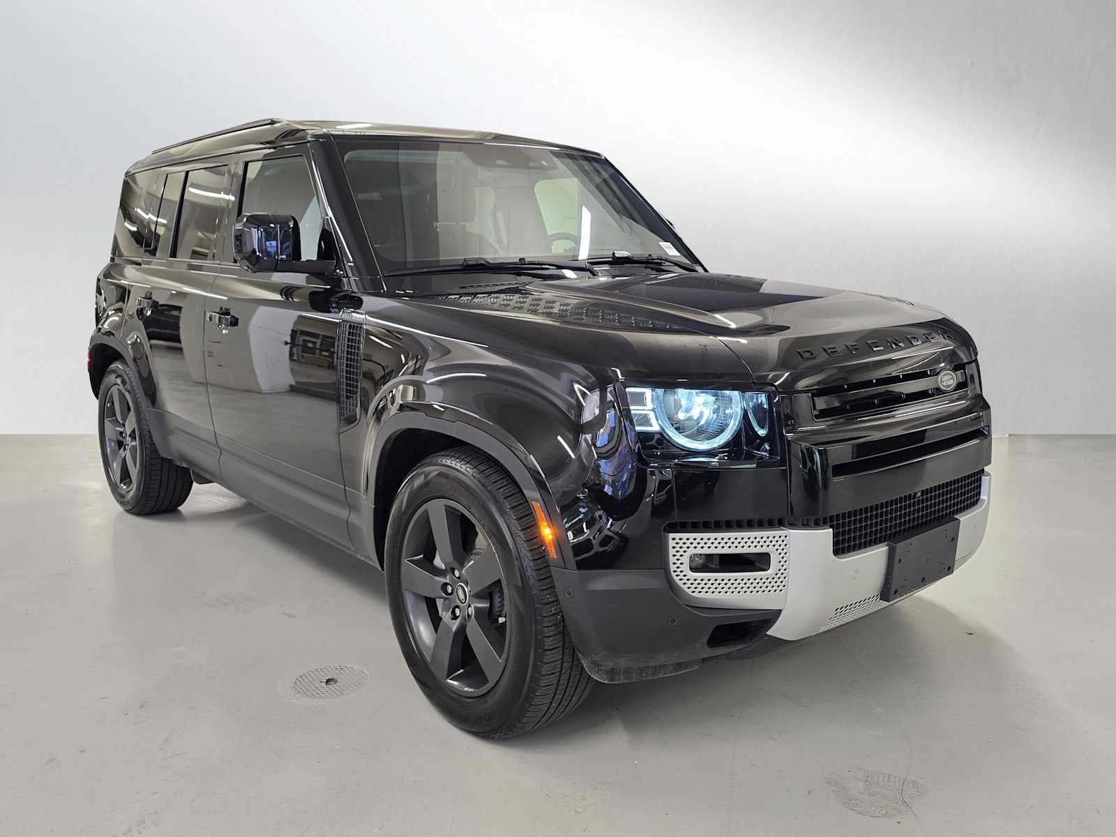 2025 Land Rover Defender S 110 P300
