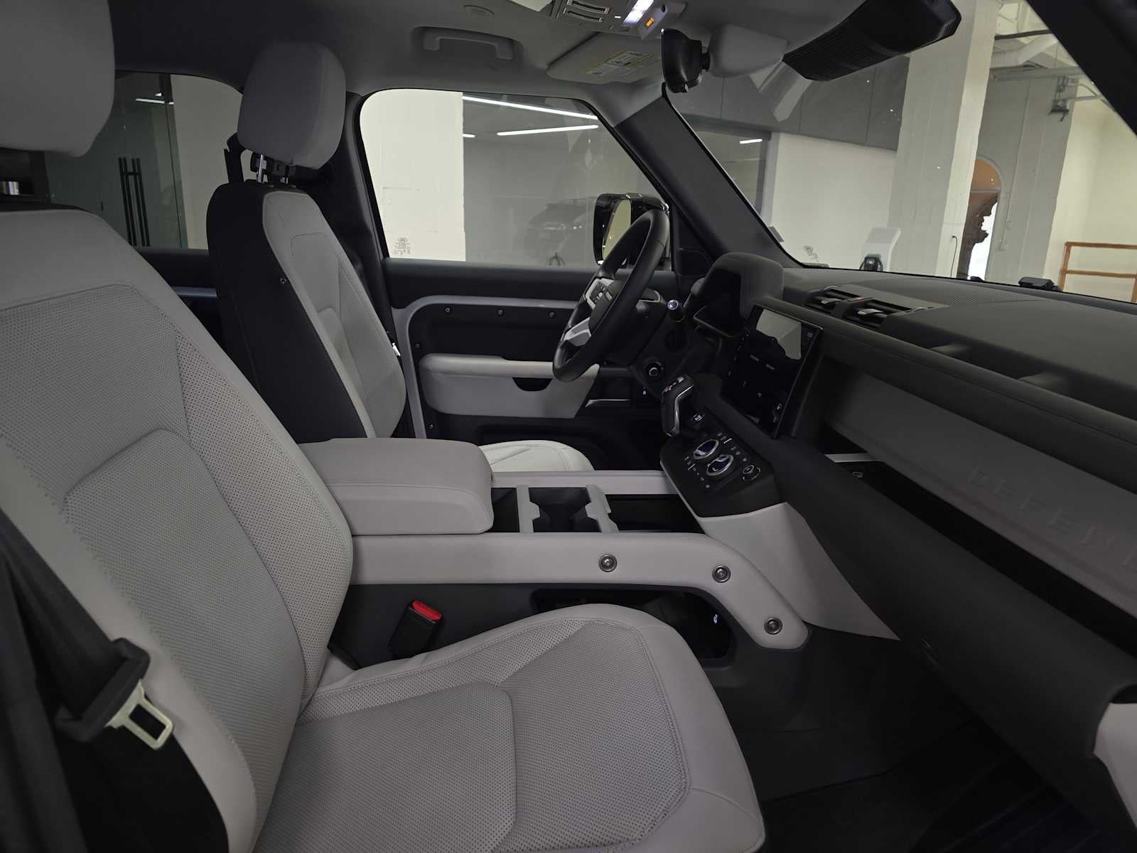 2025 Land Rover Defender S 130 P400