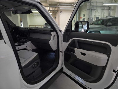 2025 Land Rover Defender S 130 P400