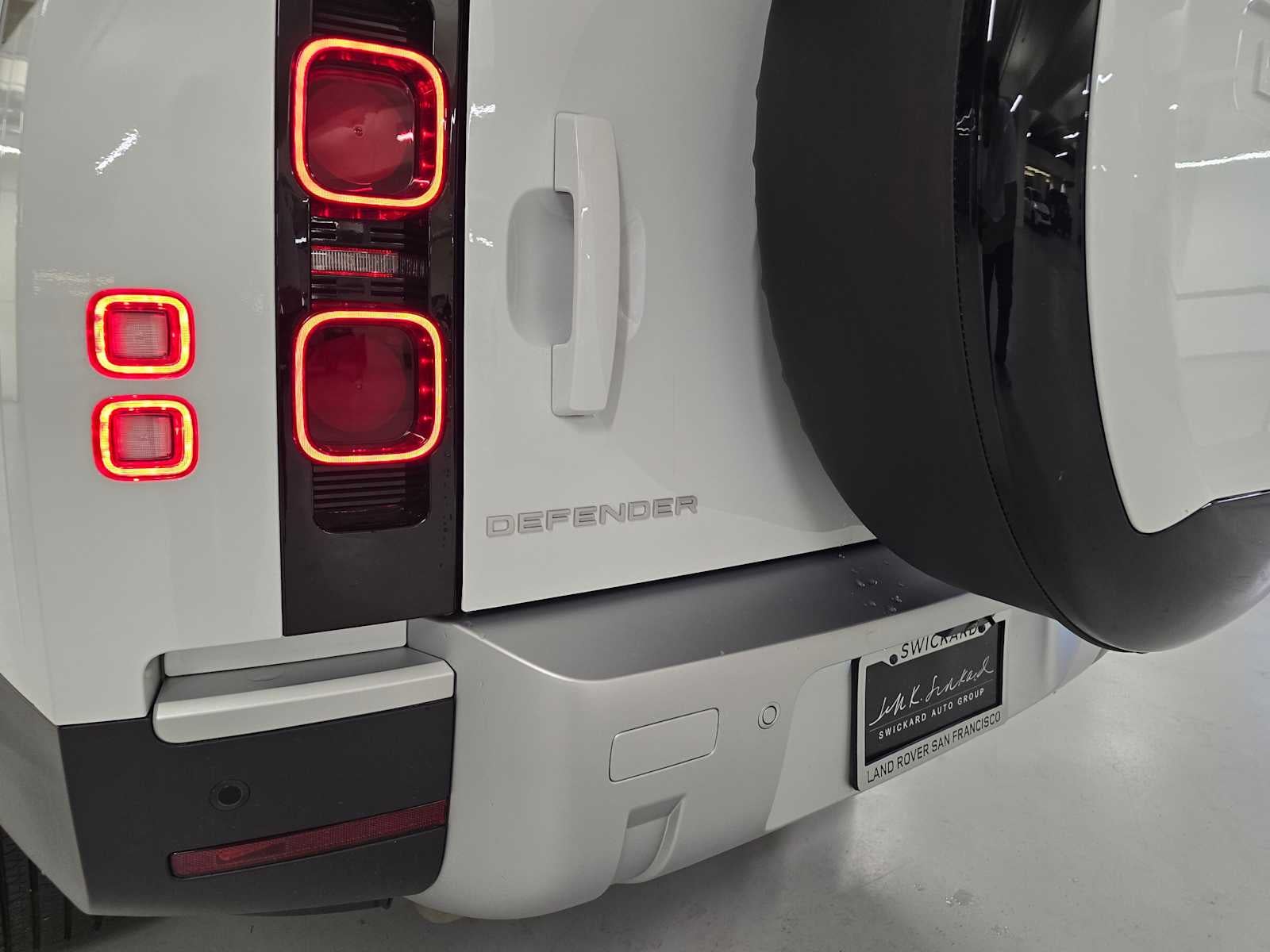 2025 Land Rover Defender S 130 P400