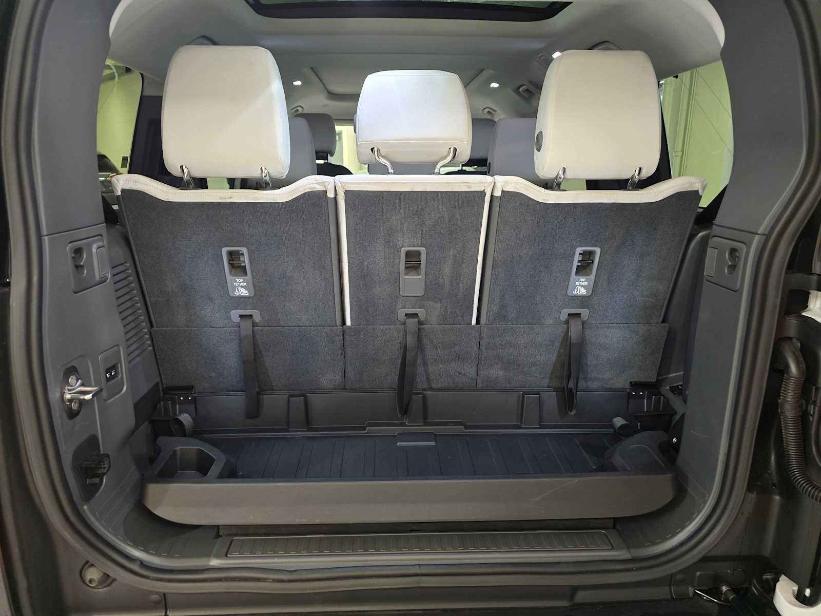 2025 Land Rover Defender S 130 P400