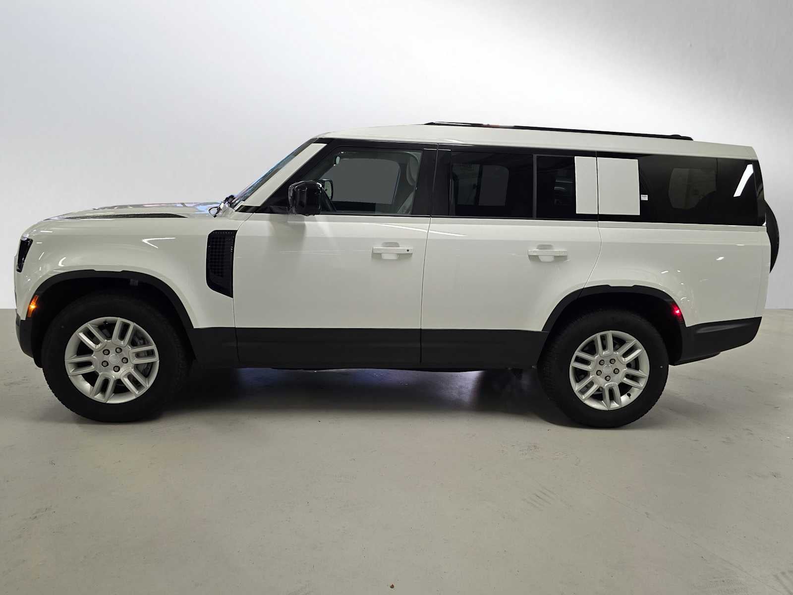 2025 Land Rover Defender S 130 P400