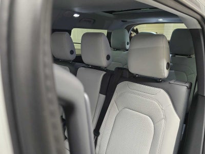 2025 Land Rover Defender S 130 P400