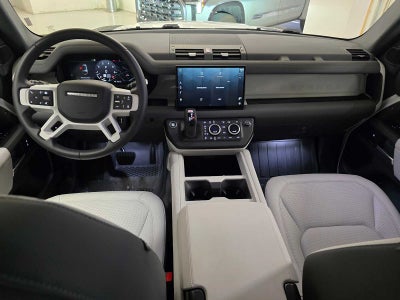 2025 Land Rover Defender S 130 P400