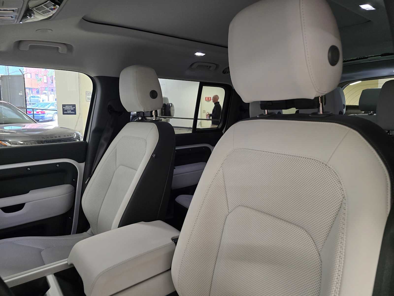 2025 Land Rover Defender S 130 P400