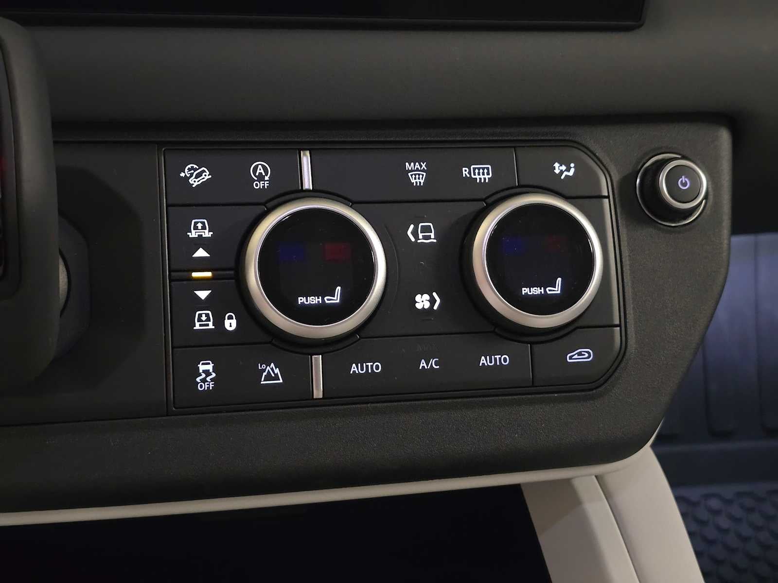 2025 Land Rover Defender S 130 P400